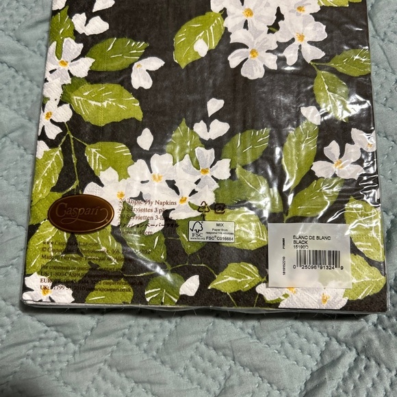 Caspari Blanc De Blanc Black 20 Triple Ply Napkins 40cm X 40cm - Picture 2 of 2